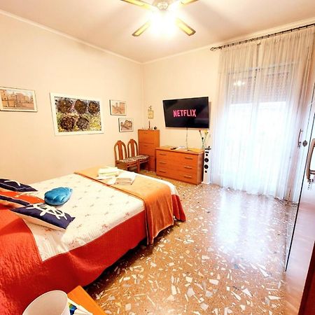 Whole Flat Close Beach Breakfast Kitchen Air Conditioning Laundry Shuttle Airport Wi-Fi Car Parking Netflix Balconies Check In 24H & Metro To Rome 丽都迪奥斯蒂亚 外观 照片